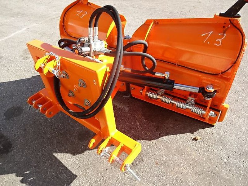 Schneepflug des Typs H-L-M Varioschneepflug 1,3 Meter- Hydraulische Verstellung, Neumaschine in Neureichenau (Bild 19)