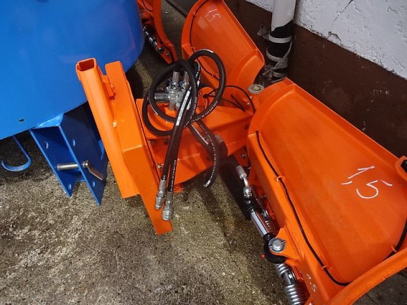 Schneepflug des Typs H-L-M Varioschneepflug 1,3 Meter- Hydraulische Verstellung, Neumaschine in Neureichenau (Bild 23)