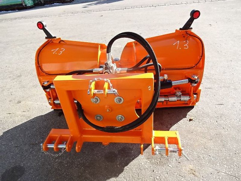 Schneepflug des Typs H-L-M Varioschneepflug 1,3 Meter- Hydraulische Verstellung, Neumaschine in Neureichenau (Bild 10)