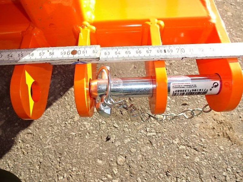 Schneepflug des Typs H-L-M Varioschneepflug 1,3 Meter- Hydraulische Verstellung, Neumaschine in Neureichenau (Bild 16)