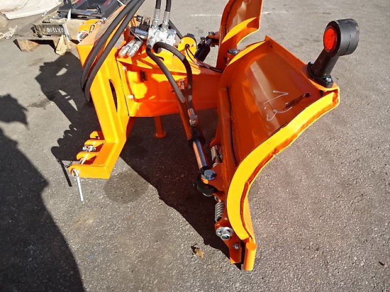 Schneepflug des Typs H-L-M Varioschneepflug 1,3 Meter- Hydraulische Verstellung, Neumaschine in Neureichenau (Bild 8)