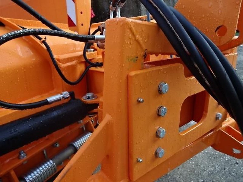 Schneepflug Türe ait H-L-M Varioschneepflug 1,8 Meter- Hydraulisch, Neumaschine içinde Neureichenau (resim 30)
