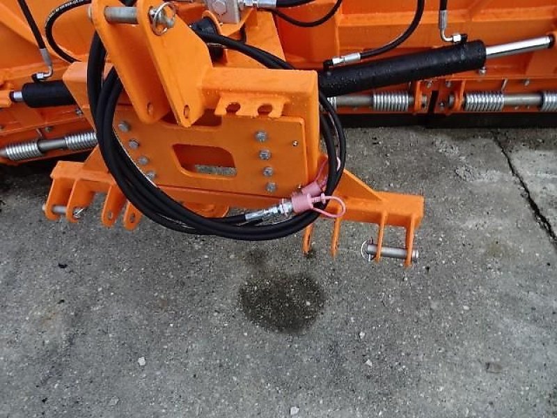 Schneepflug Türe ait H-L-M Varioschneepflug 1,8 Meter- Hydraulisch, Neumaschine içinde Neureichenau (resim 27)