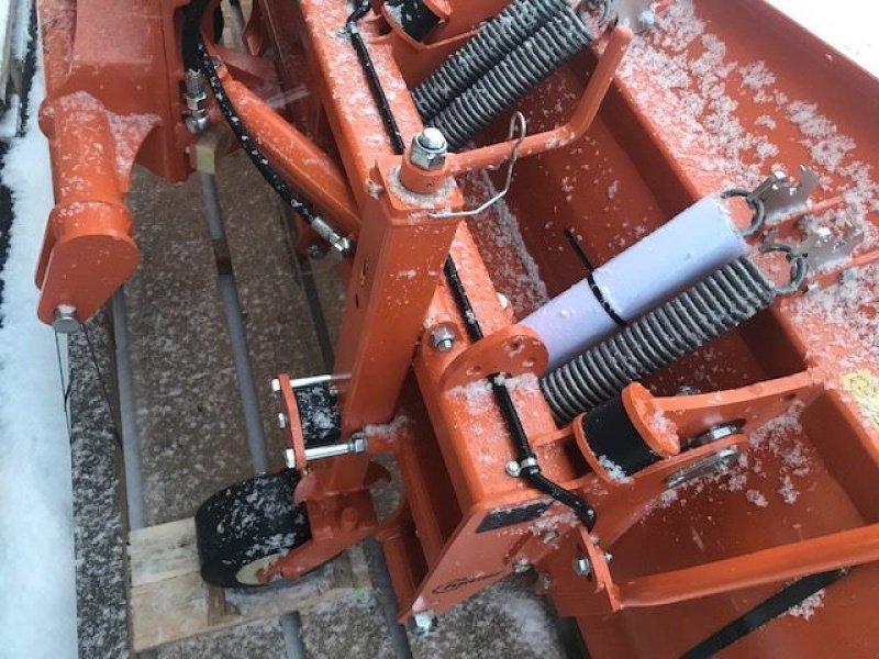 Schneepflug typu Hauer Schneepflug SRS-2L 2800mm Dreipunktanbau, Neumaschine v Tamsweg (Obrázek 9)