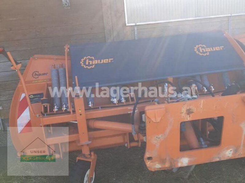 Hauer SRS 2 3000, Gebrauchtmaschine, Rok výroby: 2022 (Obrázek 1) Schneepflug typu Hauer SRS 2 3000, Gebrauchtmaschine v Schlitters (Obrázek 1)