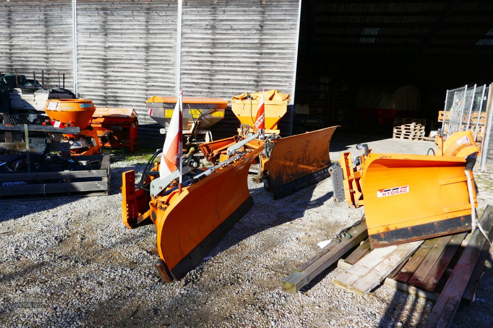 Schneepflug des Typs Hydrac 9 x Winterdienstgeräte zum Blockpreis von 9500 Euro, Gebrauchtmaschine in Langenzenn (Bild 2)