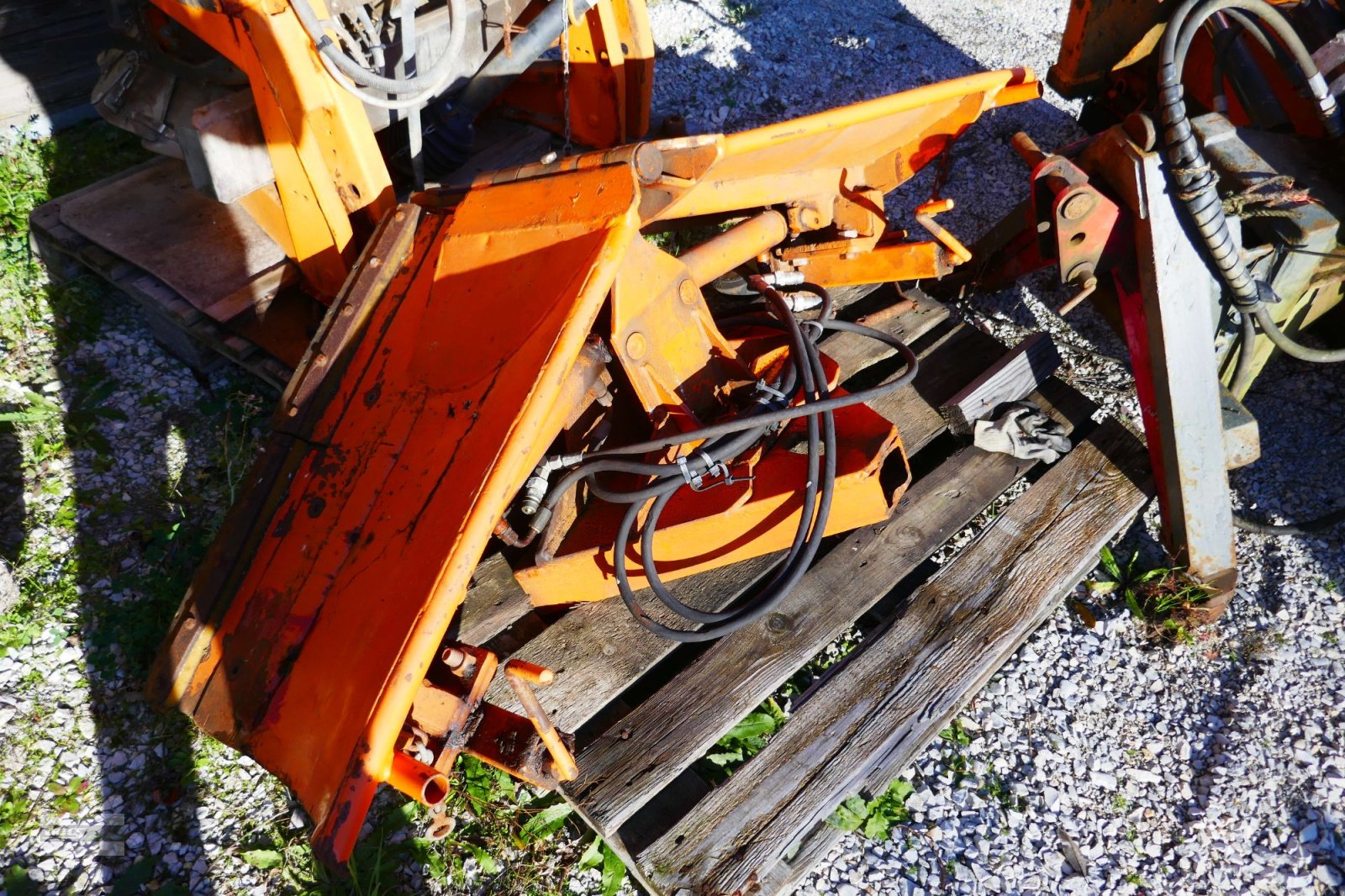 Schneepflug des Typs Hydrac 9 x Winterdienstgeräte zum Blockpreis von 9500 Euro, Gebrauchtmaschine in Langenzenn (Bild 11)