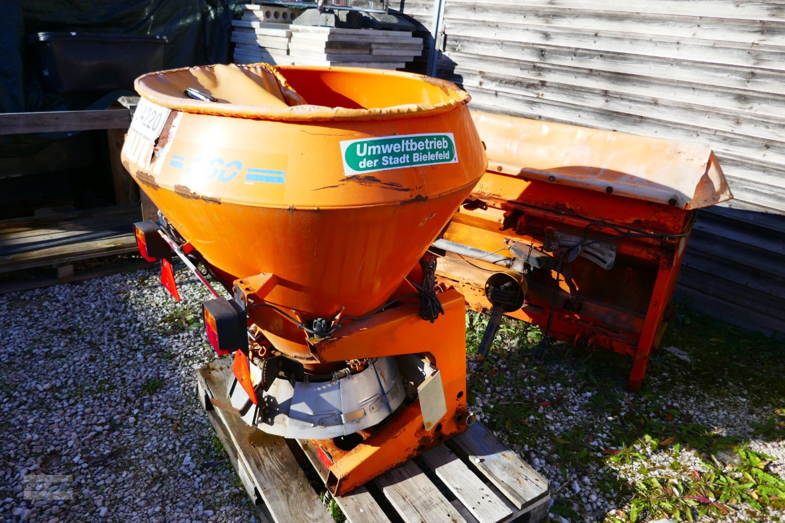 Schneepflug des Typs Hydrac 9 x Winterdienstgeräte zum Blockpreis von 9500 Euro, Gebrauchtmaschine in Langenzenn (Bild 14)