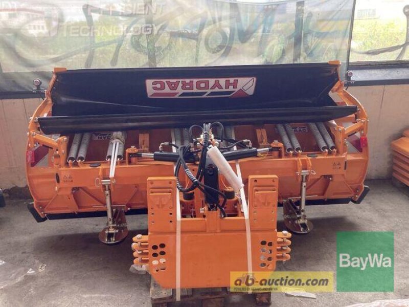 Schneepflug des Typs Hydrac LB-III-300, Gebrauchtmaschine in Obertraubling (Bild 1)