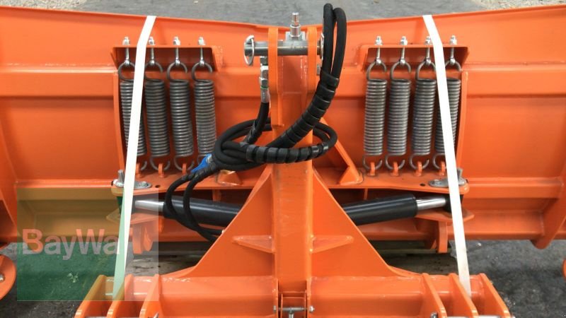 Hydrac UNI-250, Gebrauchtmaschine, Baujahr: 2023 (Bild 9) Schneepflug des Typs Hydrac UNI-250, Gebrauchtmaschine in Mindelheim (Bild 9)