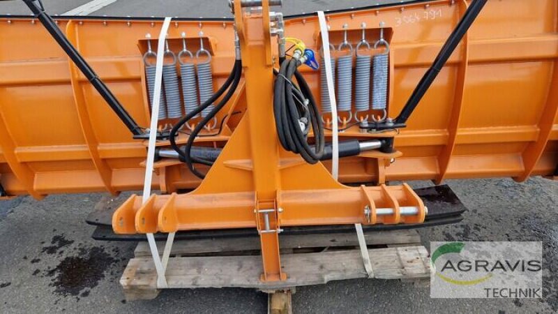 Schneepflug des Typs Hydrac UNI-310, Neumaschine in Grimma (Bild 5)