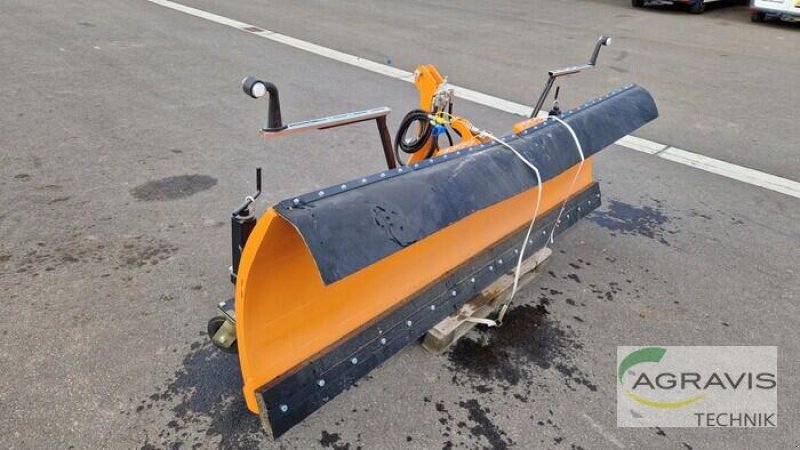 Schneepflug des Typs Hydrac UNI-310, Neumaschine in Grimma (Bild 2)