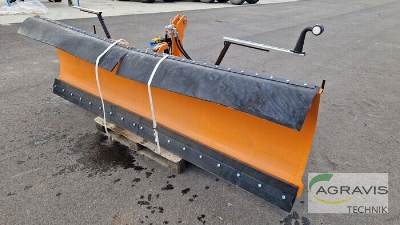 Schneepflug des Typs Hydrac UNI-310, Neumaschine in Grimma (Bild 1)