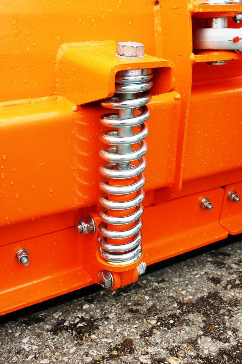 Schneepflug of the type InterTech Schneepflug, Schneeschild PSSH04, 3,0m, Neumaschine in Neukirchen am Walde  (Picture 7)