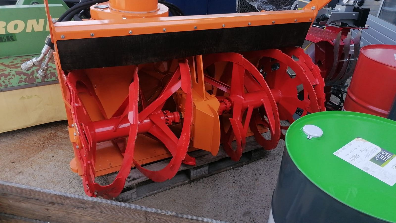 Schneepflug des Typs Kahlbacher KFS 750/1500 L/HY, Neumaschine in Hopfgarten (Bild 2)