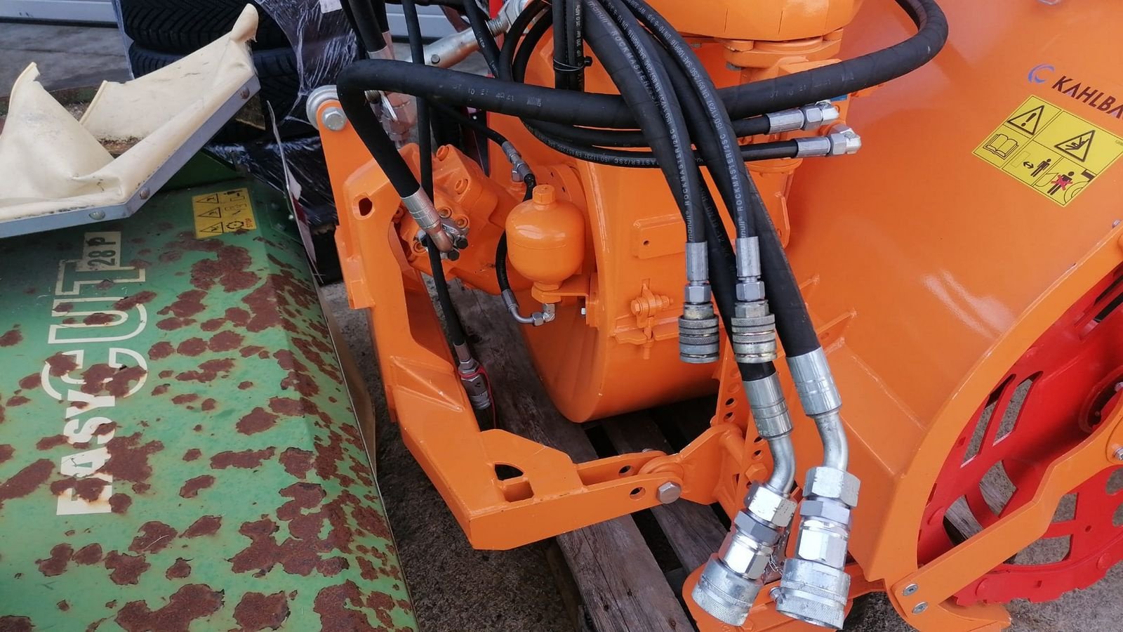 Schneepflug des Typs Kahlbacher KFS 750/1500 L/HY, Neumaschine in Hopfgarten (Bild 3)