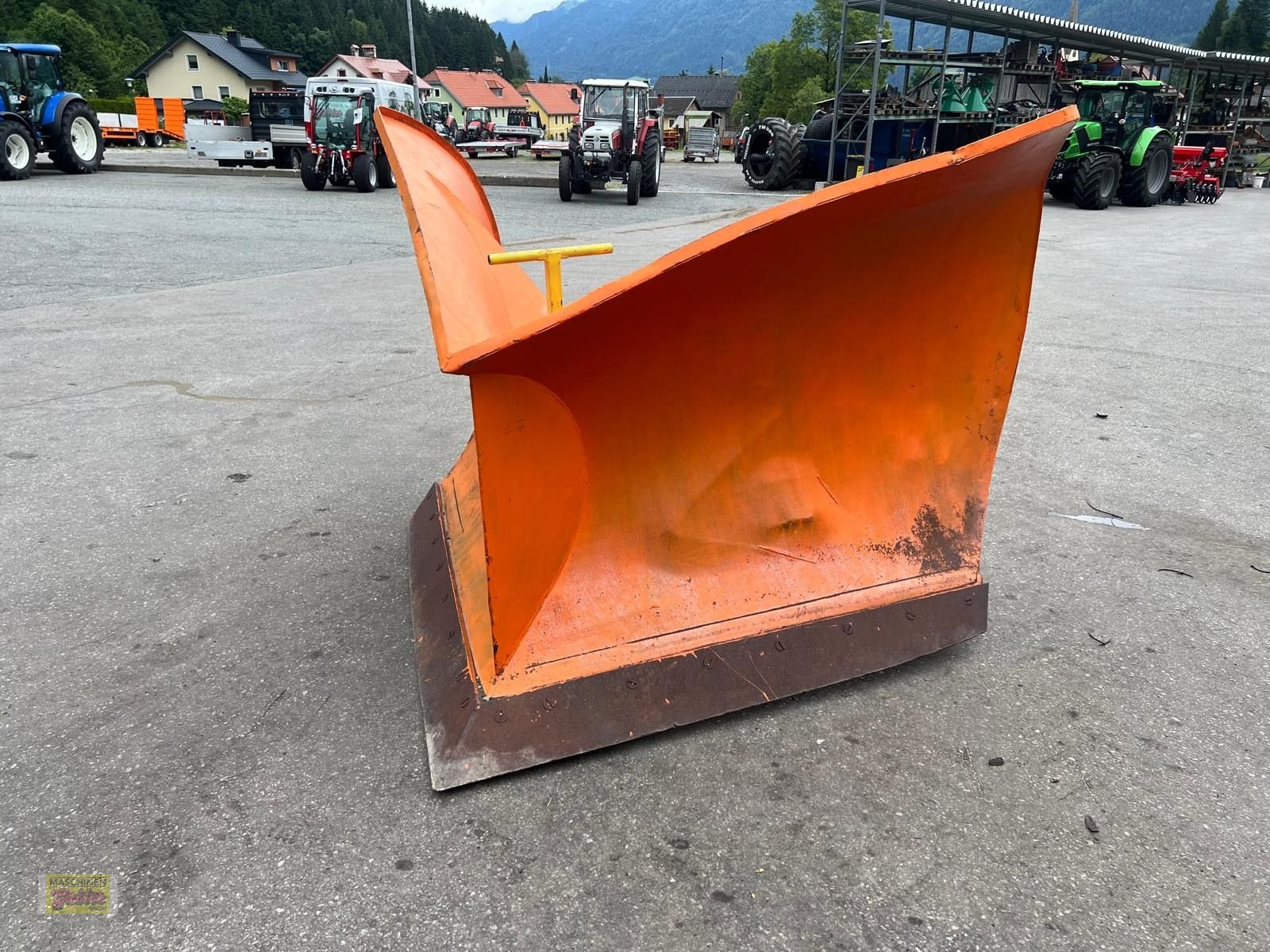 Schneepflug of the type Kahlbacher Spitzpflug mit Dreipunkt-Anbaubock, Gebrauchtmaschine in Kötschach (Picture 2)