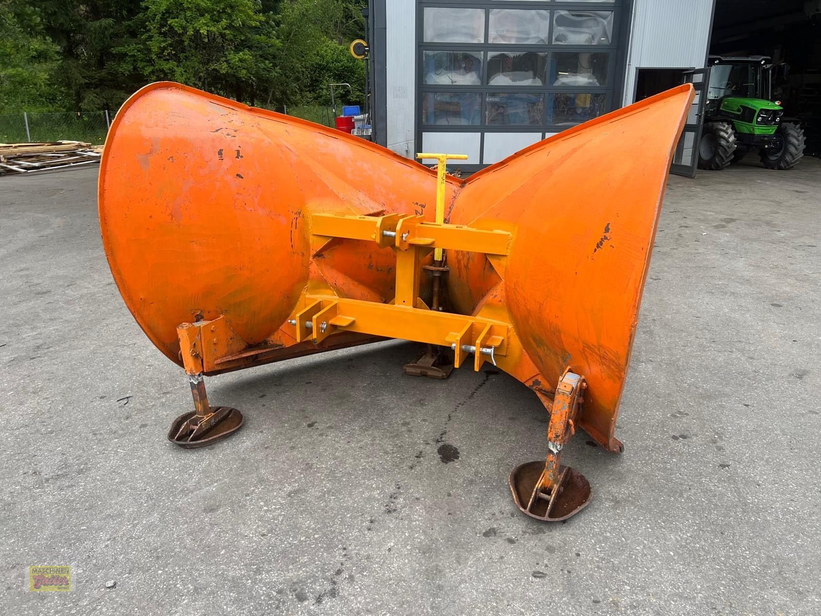 Schneepflug of the type Kahlbacher Spitzpflug mit Dreipunkt-Anbaubock, Gebrauchtmaschine in Kötschach (Picture 5)