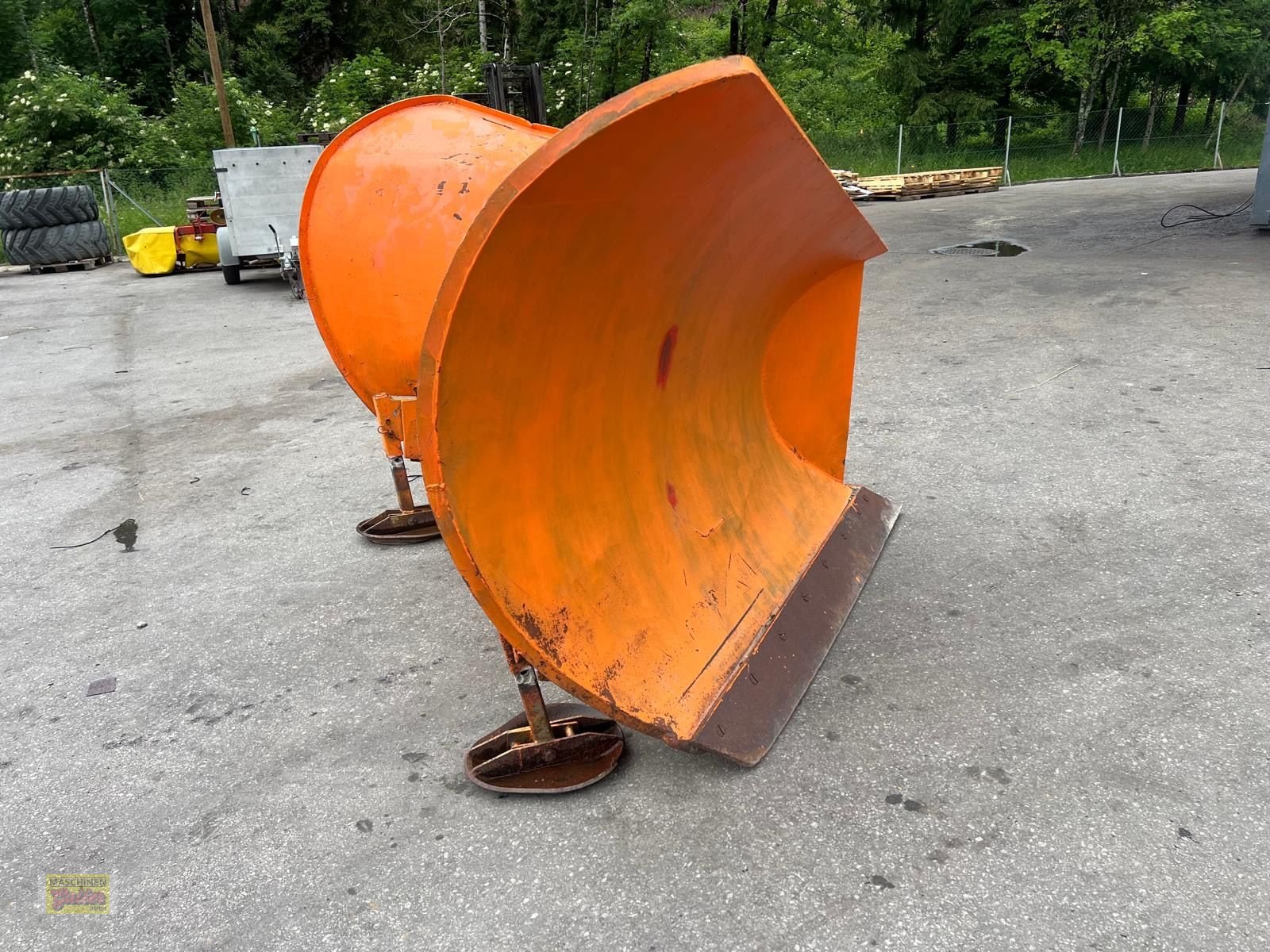 Schneepflug of the type Kahlbacher Spitzpflug mit Dreipunkt-Anbaubock, Gebrauchtmaschine in Kötschach (Picture 4)