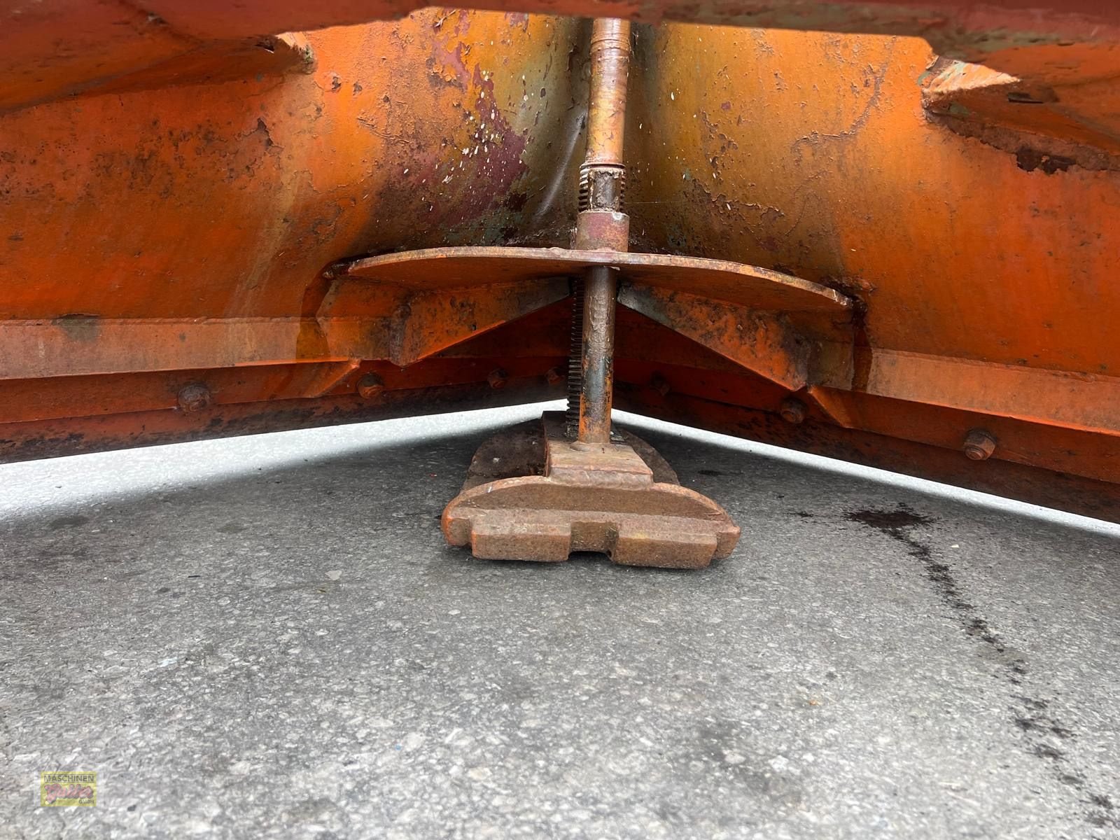 Schneepflug of the type Kahlbacher Spitzpflug mit Dreipunkt-Anbaubock, Gebrauchtmaschine in Kötschach (Picture 10)