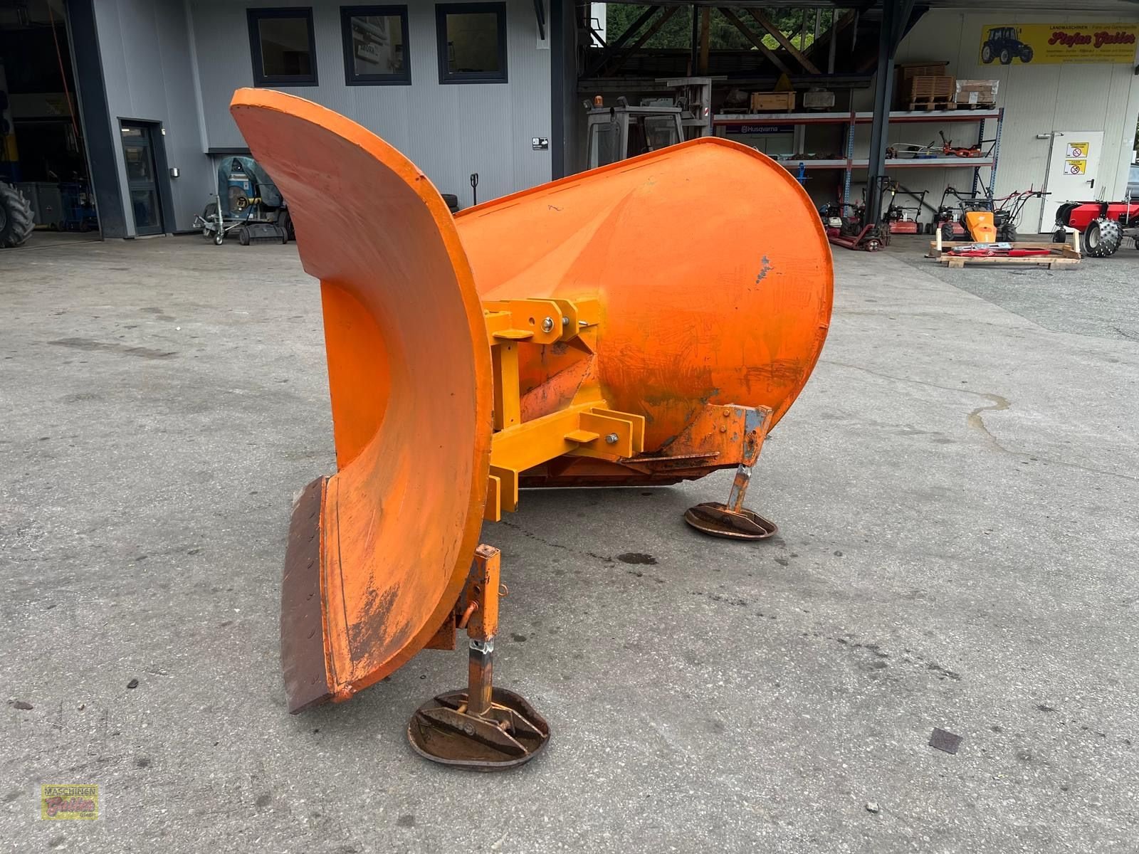 Schneepflug of the type Kahlbacher Spitzpflug mit Dreipunkt-Anbaubock, Gebrauchtmaschine in Kötschach (Picture 7)