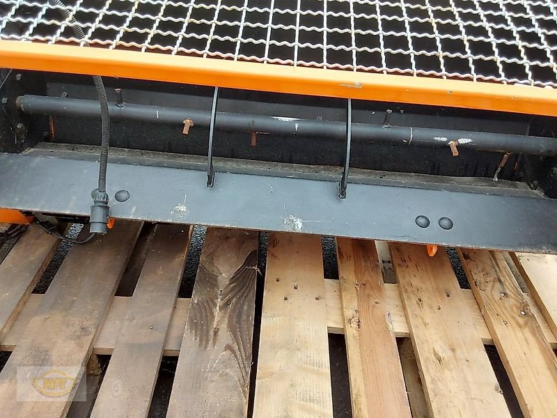 Schneepflug des Typs KIF B400 für z.B. Multicar, Pritschenfahrzeuge, Vorführmaschine in Mühlhausen-Görmar (Bild 3)