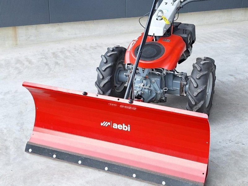 Schneepflug del tipo Köppl KRS 120, Neumaschine en Susten