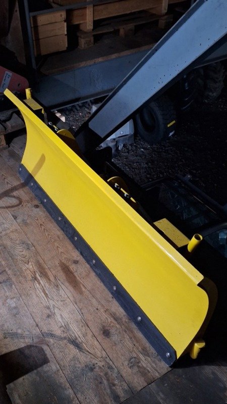 Schneepflug des Typs Matev SRM-FB 150 JD, Ausstellungsmaschine in Eichberg (Bild 1)