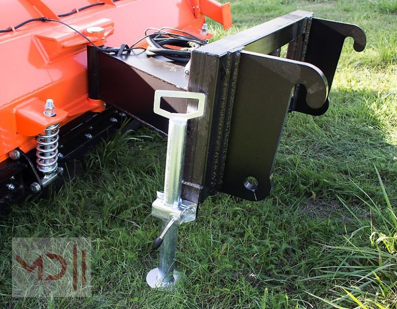 Schneepflug des Typs MD Landmaschinen AT Schneepflug C-Form 2,0m - 3,3m, Neumaschine in Zeven (Bild 7)