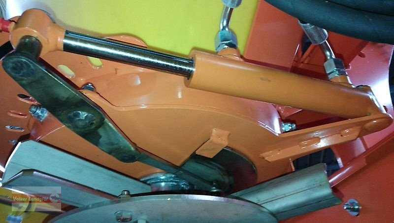 Schneepflug van het type PRONAR PS-250M Sand-/ Salzstreuer, Neumaschine in Ostheim/Rhön (Foto 7)