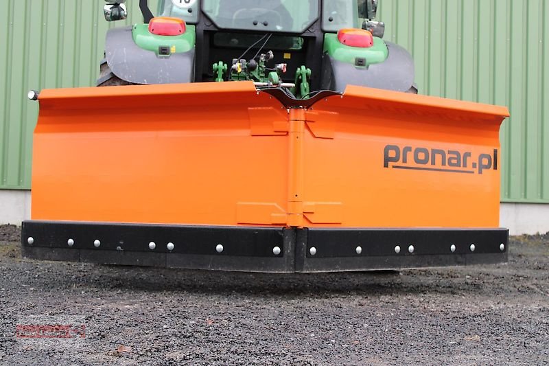 Schneepflug des Typs PRONAR PUV 3300 Schneepflug, Neumaschine in Ostheim/Rhön (Bild 6)