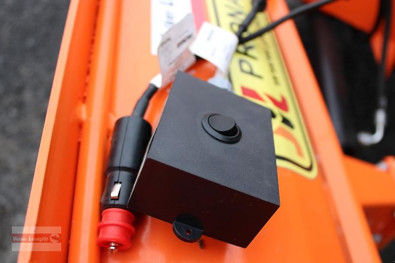 Schneepflug tip PRONAR PUV 3300 Schneepflug, Neumaschine in Ostheim/Rhön (Poză 10)