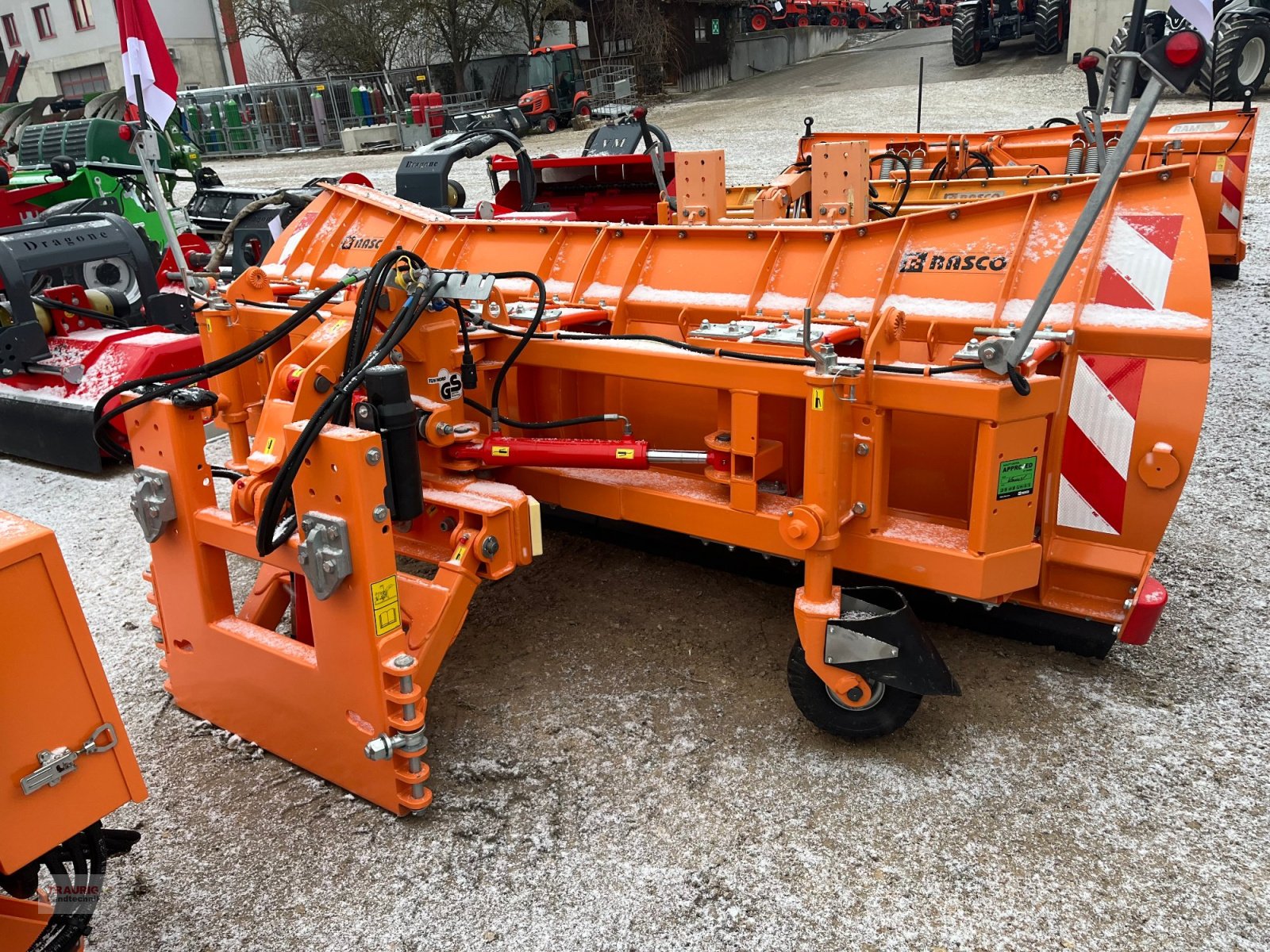 Schneepflug des Typs Rasco Mosor 3,2, Neumaschine in Mainburg/Wambach (Bild 1)