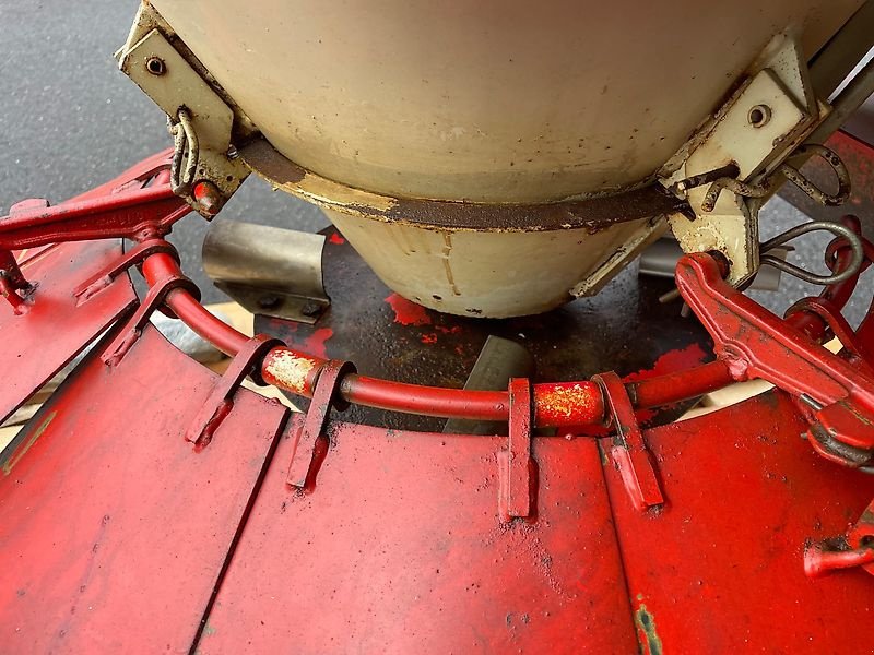 Schneepflug tip Rauch WB Streuer Salz / Splitstreuer Düngerstreuer - sehr guter Zustand - Versand möglich, Gebrauchtmaschine in Niedernhausen OT Engenhahn (Poză 9)