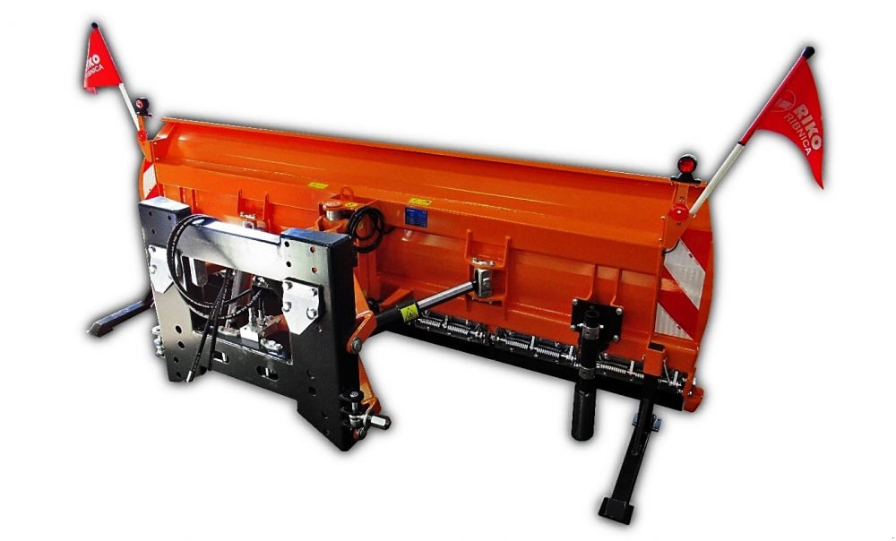 Schneepflug des Typs Riko PV 320, Neumaschine in Mittelrüsselbach (Bild 2)