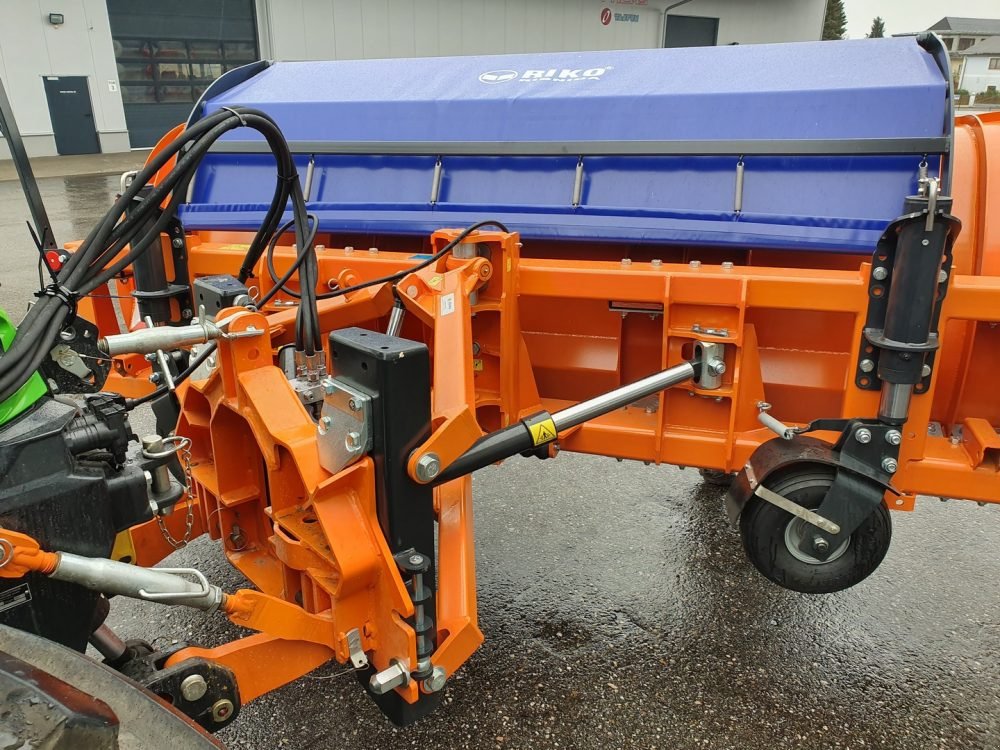 Schneepflug des Typs Riko SPG 320, Gebrauchtmaschine in Mittelrüsselbach (Bild 3)