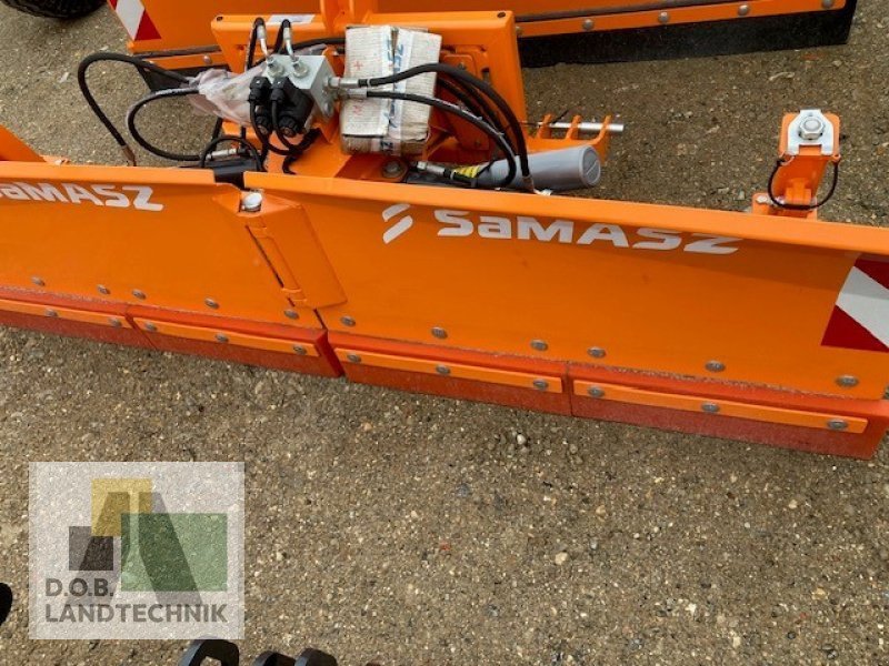 Schneepflug des Typs SaMASZ City 200, Neumaschine in Regensburg (Bild 2)