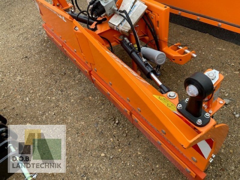 Schneepflug des Typs SaMASZ City 200, Neumaschine in Regensburg (Bild 3)