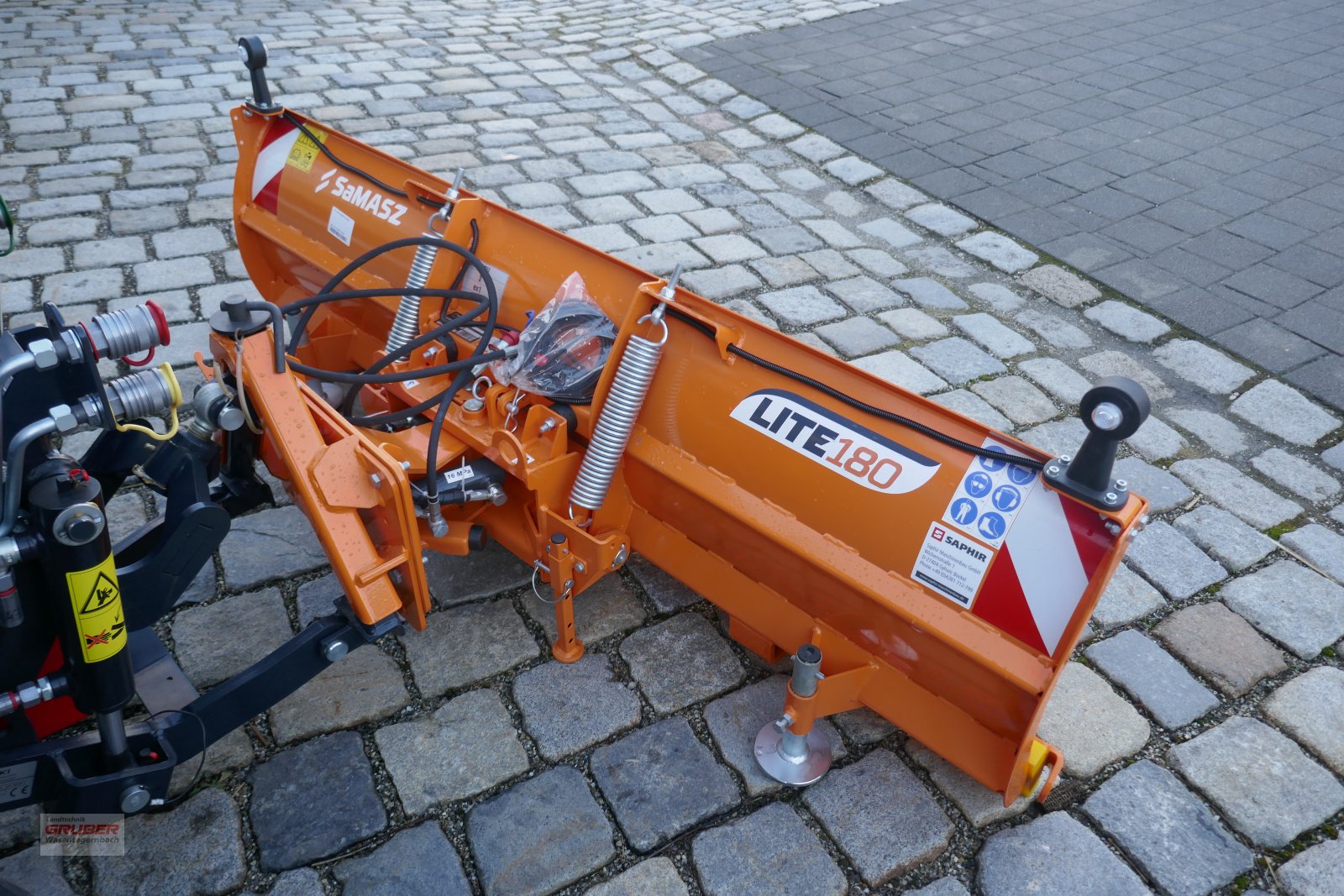 Schneepflug des Typs SaMASZ Lite 180, Neumaschine in Dorfen (Bild 3)