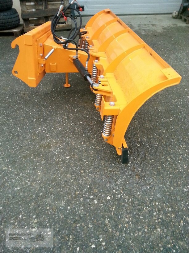 Schneepflug des Typs Schmid Schneeschild 2,6m, Neumaschine in Stetten (Bild 4)