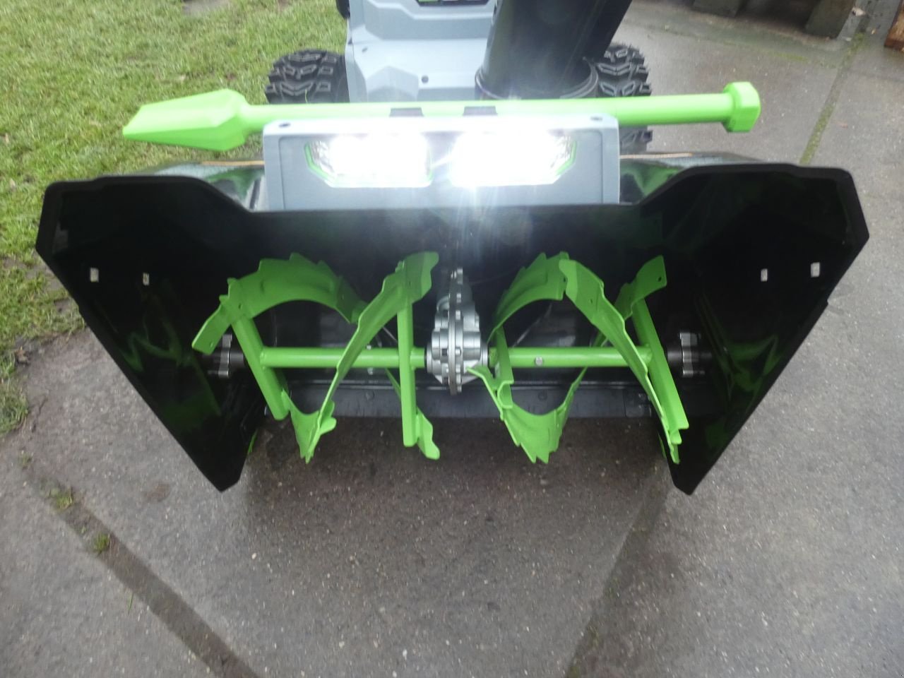 Schneepflug des Typs Sonstige EGO EGO SNT2400E, Neumaschine in Klarenbeek (Bild 2)