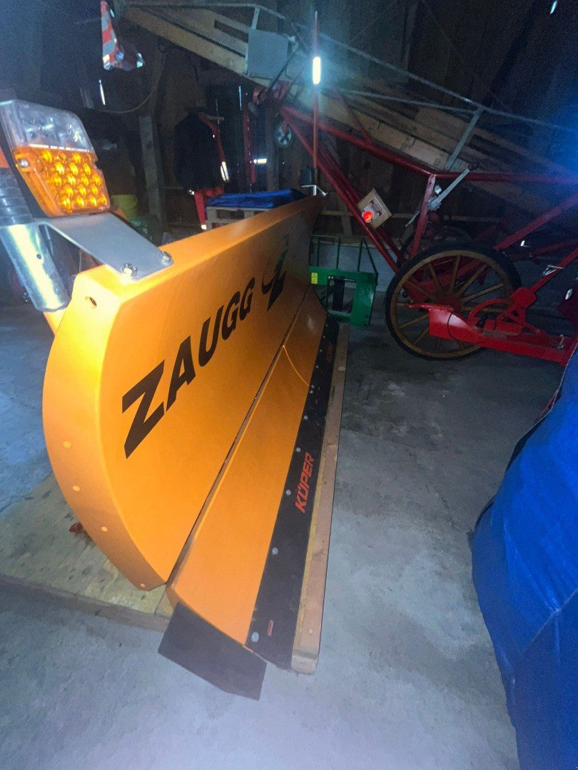 Schneepflug des Typs Sonstige G22-240, Vorführmaschine in Altendorf (Bild 4)