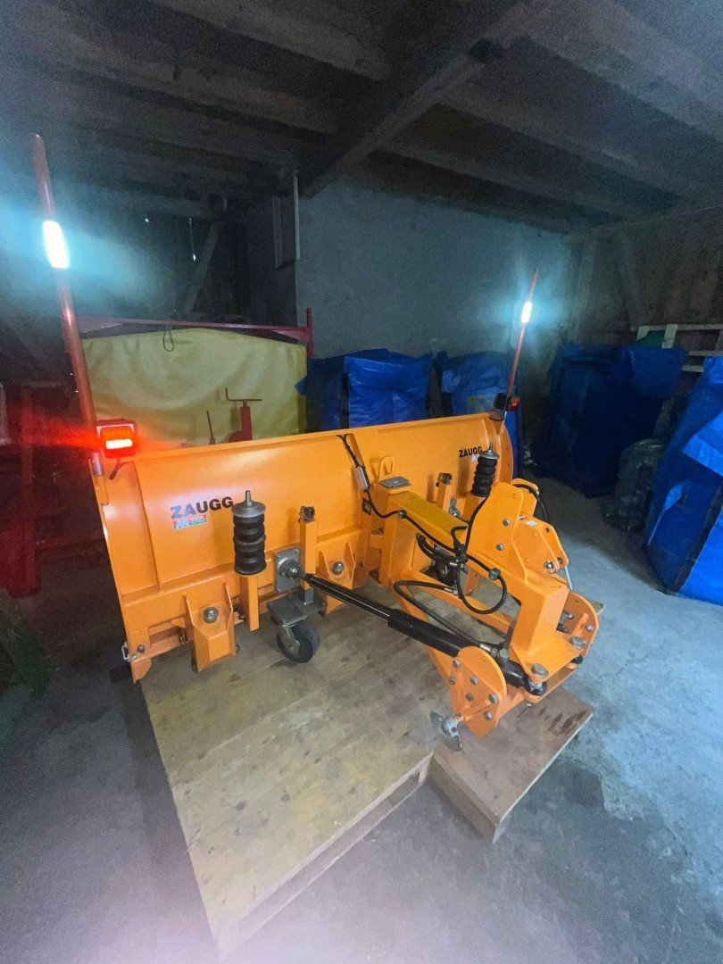 Schneepflug des Typs Sonstige G22-240, Vorführmaschine in Altendorf (Bild 9)