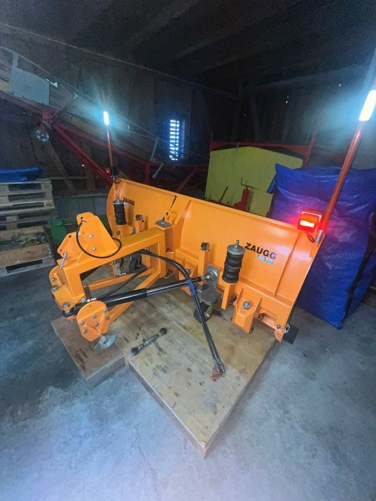 Schneepflug des Typs Sonstige G22-240, Vorführmaschine in Altendorf (Bild 8)