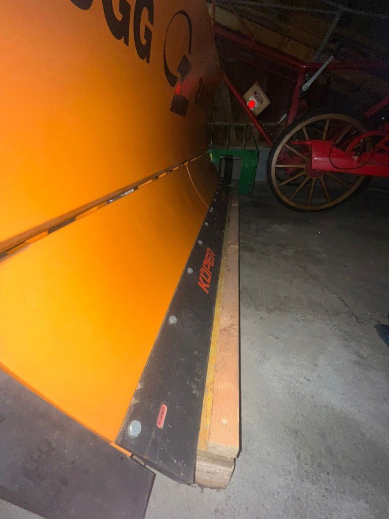 Schneepflug des Typs Sonstige G22-240, Vorführmaschine in Altendorf (Bild 5)