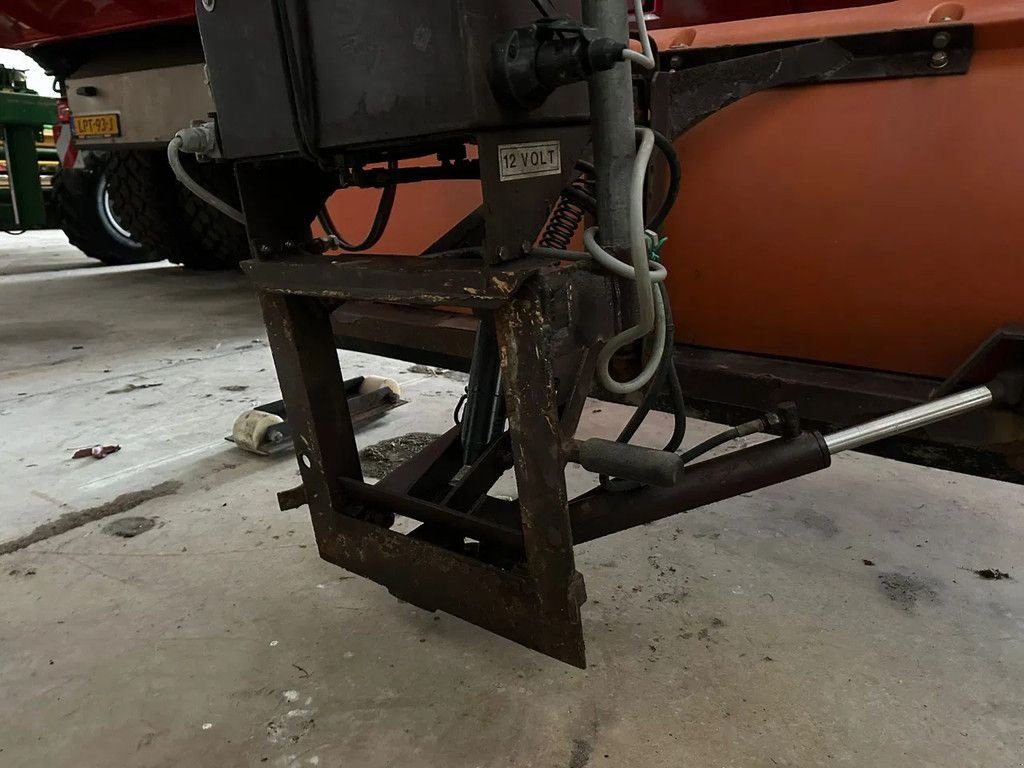 Schneepflug van het type Sonstige Nido 2100 Sneeuwschuif 2.10mtr werkbreedte, Gebrauchtmaschine in BENNEKOM (Foto 7)