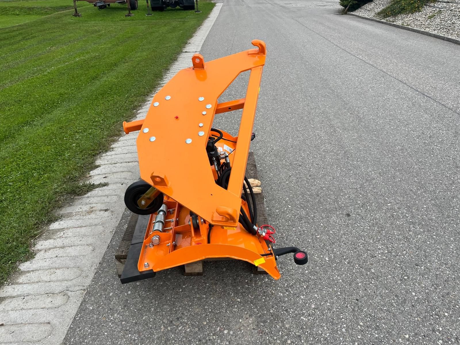 Schneepflug des Typs Sonstige Schneepflug Stekro Mini 150, Neumaschine in NATTERNBACH (Bild 7)