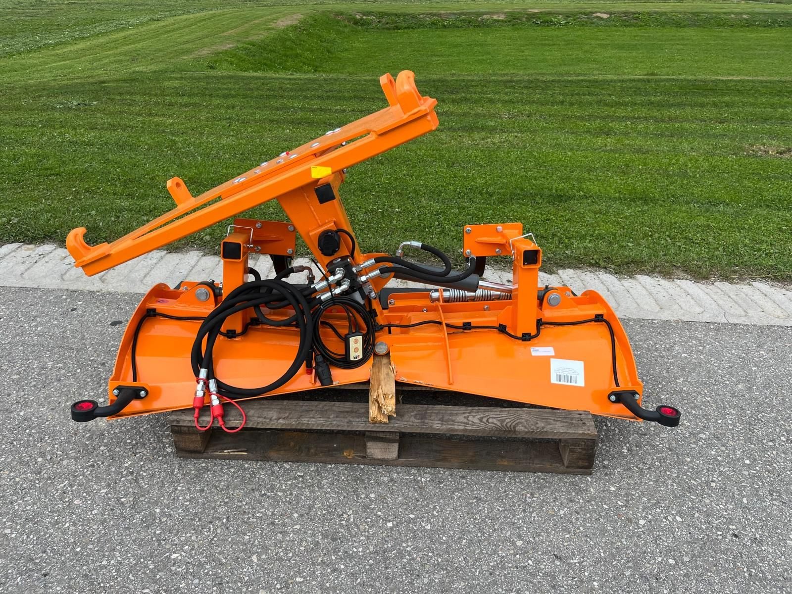 Schneepflug des Typs Sonstige Schneepflug Stekro Mini 150, Neumaschine in NATTERNBACH (Bild 2)