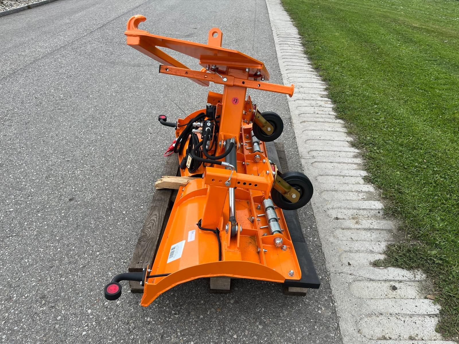 Schneepflug des Typs Sonstige Schneepflug Stekro Mini 150, Neumaschine in NATTERNBACH (Bild 4)