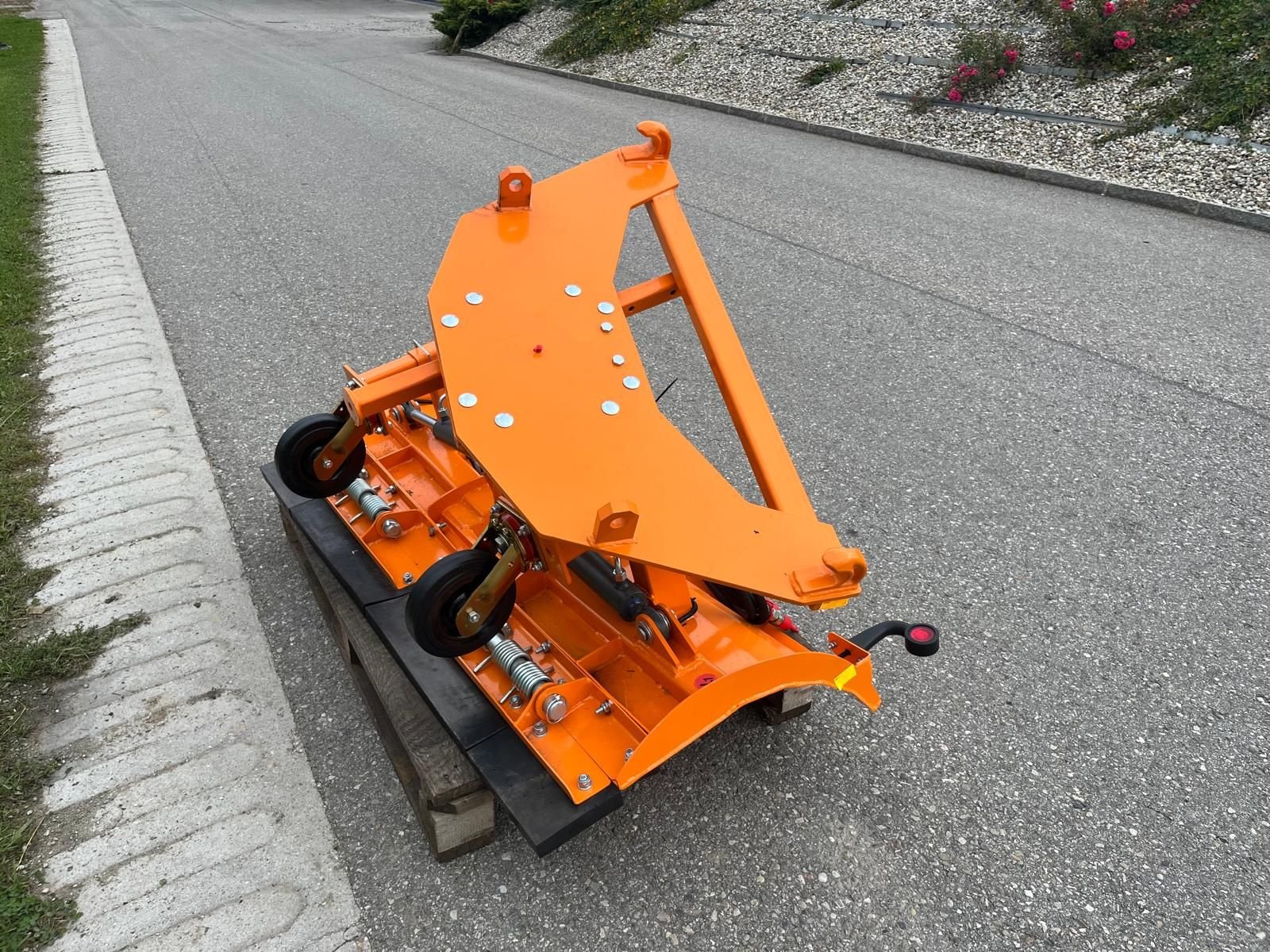 Schneepflug des Typs Sonstige Schneepflug Stekro Mini 150, Neumaschine in NATTERNBACH (Bild 8)